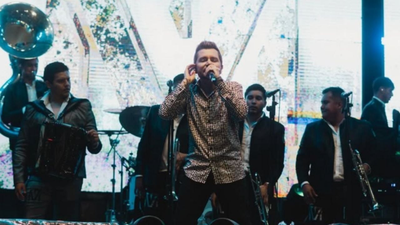 Atacan a balazos autobús de Memo Garza en Puebla; reportan dos lesionados y posponen concierto